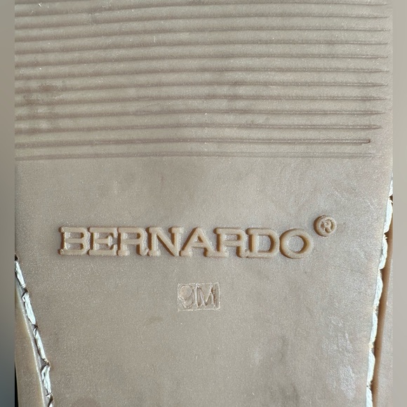 Bernardo Black T Strap Studded Leather sandal - Picture 12 of 13